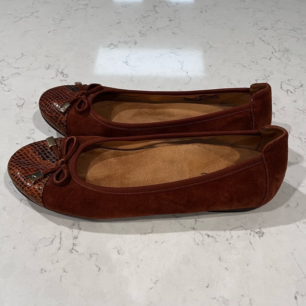 VIONIC Minna Brown Suede Snake Print Cap Toe Ballet Flat Size 6 - Picture 3 of 10